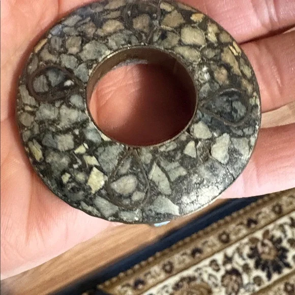 VINTAGE GENUINE INLAY AGATE BRASS BACKING MADE IN INDIA DONUT SHAPED 2.3" BROOCH - Picture 5 of 9